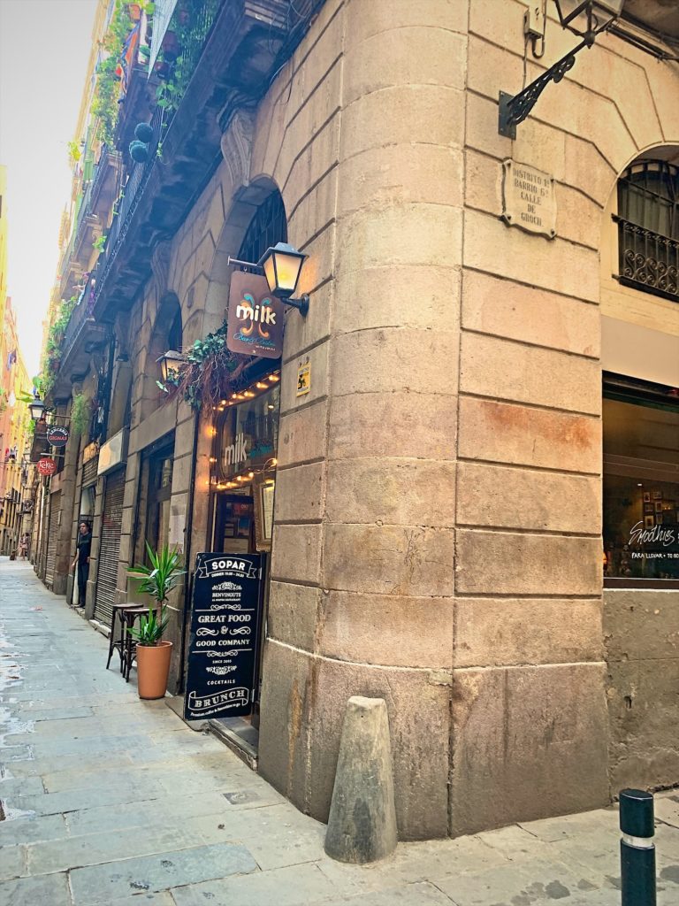 バルセロナの可愛いカフェmilk