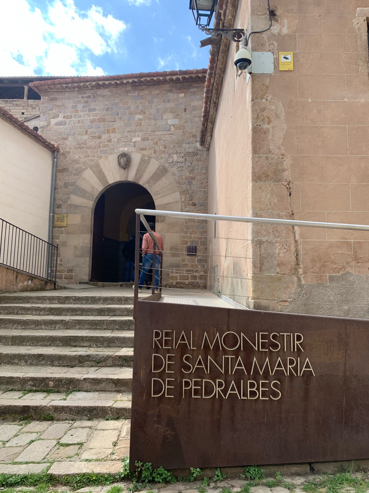 バルセロナ観光、ペドラルベス修道院