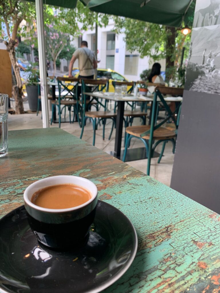 アテネの可愛いカフェ