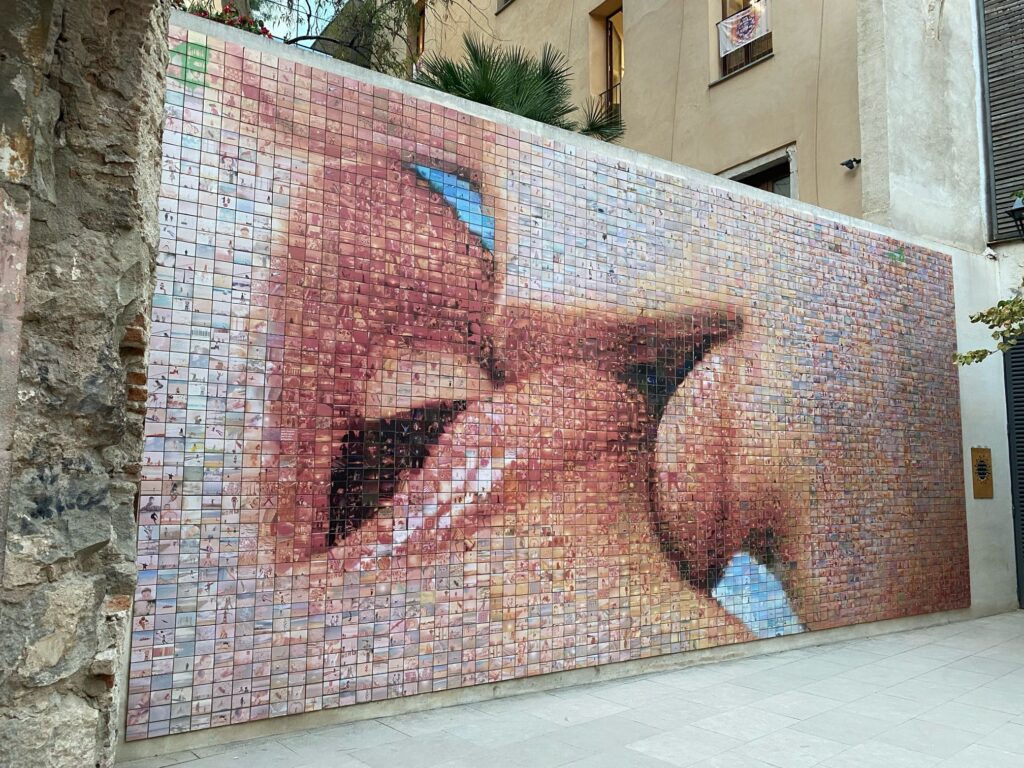 バルセロナのストリートアート「キスの壁」