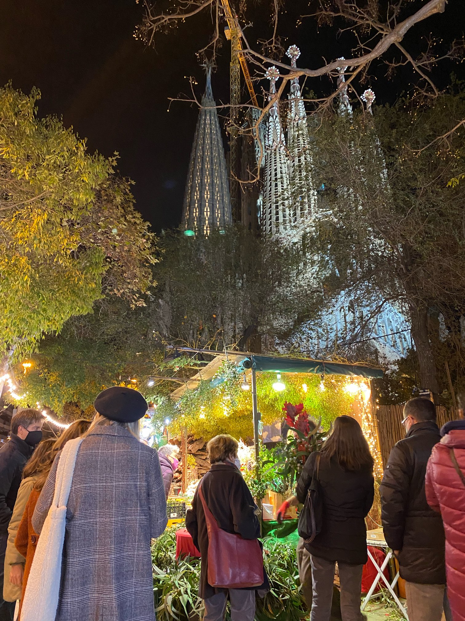 バルセロナ・サグラダファミリア前のクリスマスマーケット