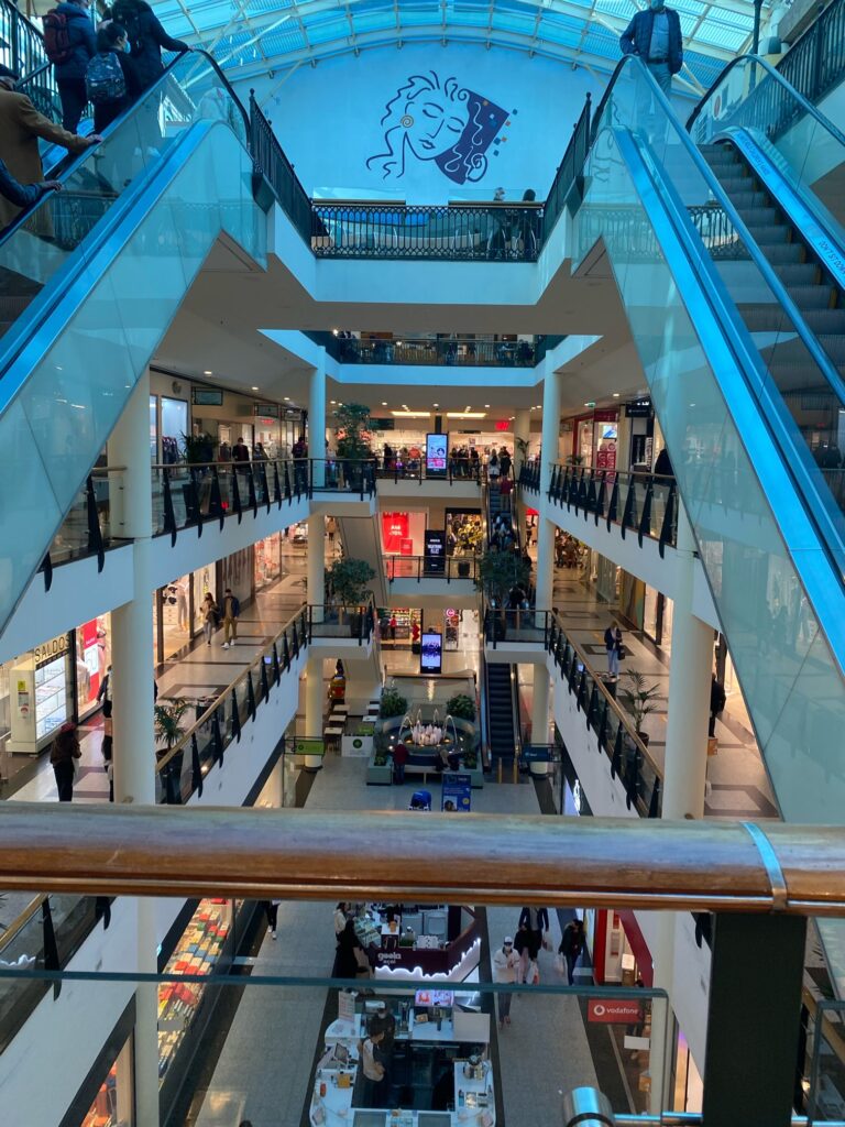 ViaCatarina Shopping、ポルトのショッピングモール