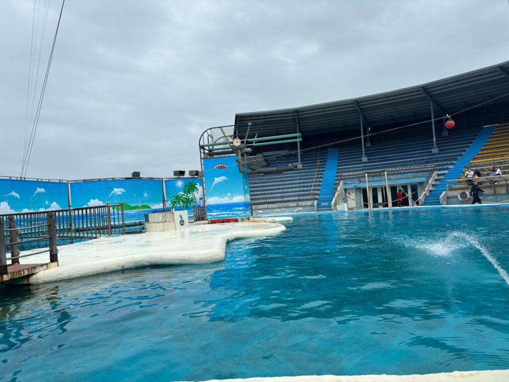 ショーがユニークすぎる水族館「Yehliu Ocean World 野柳海洋世界」