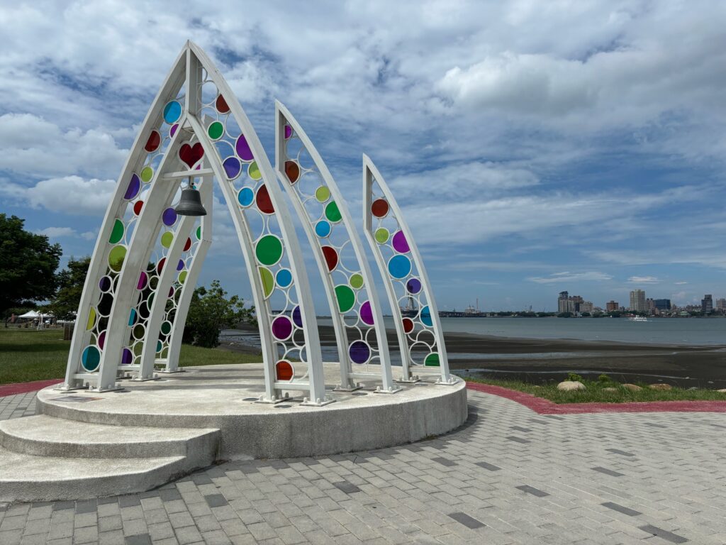 台湾のバリ（八里）まで日帰り旅行、サンドアートやおすすめのカフェ「水湾餐庁Waterfront 八里店」でアフタヌーンティー