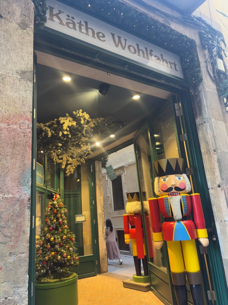 バルセロナで一年中クリスマスが続くお店、Käthe Wohlfahrt