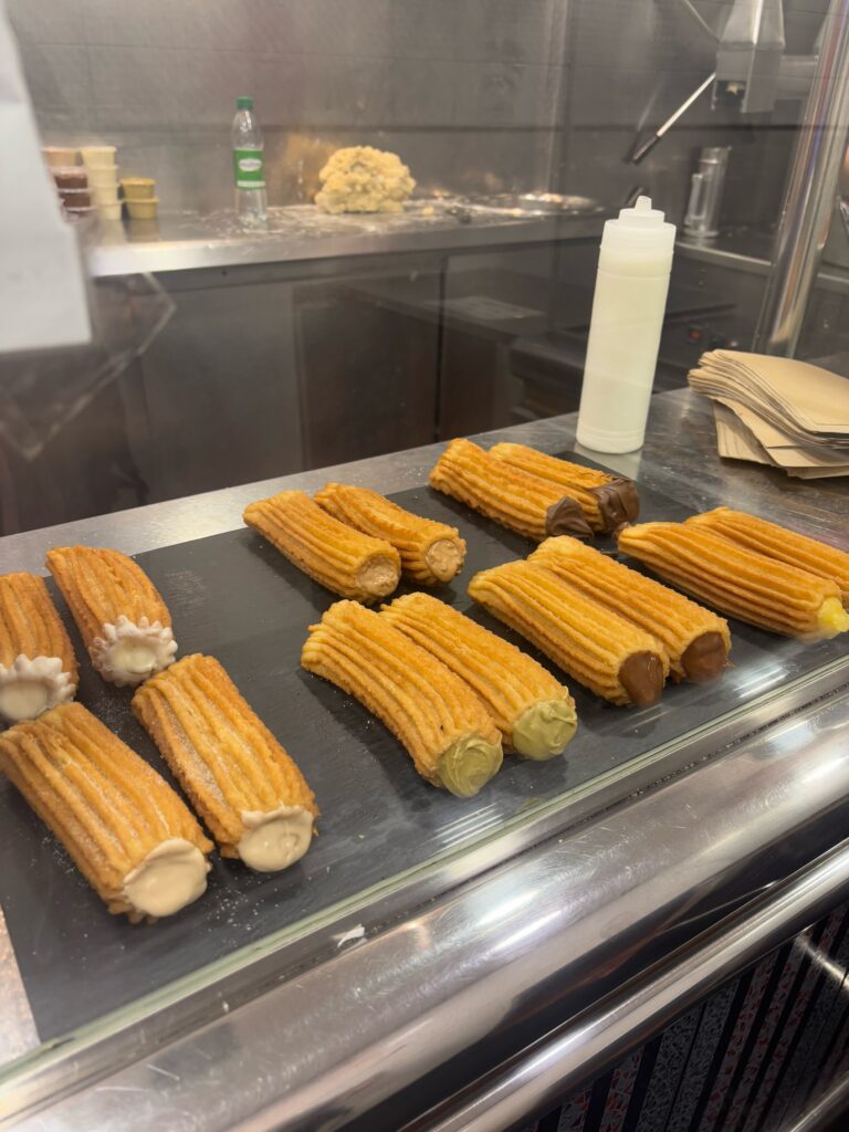 バルセロナ旅行最終日、ゴシックエリア散策、おすすめのお土産屋にチュロス