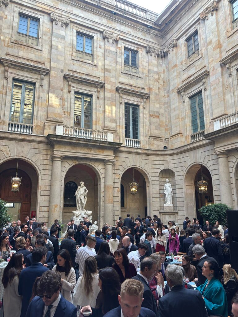 スペイン人友人の結婚式に初参加！豪華すぎてド派手な式にびっくり